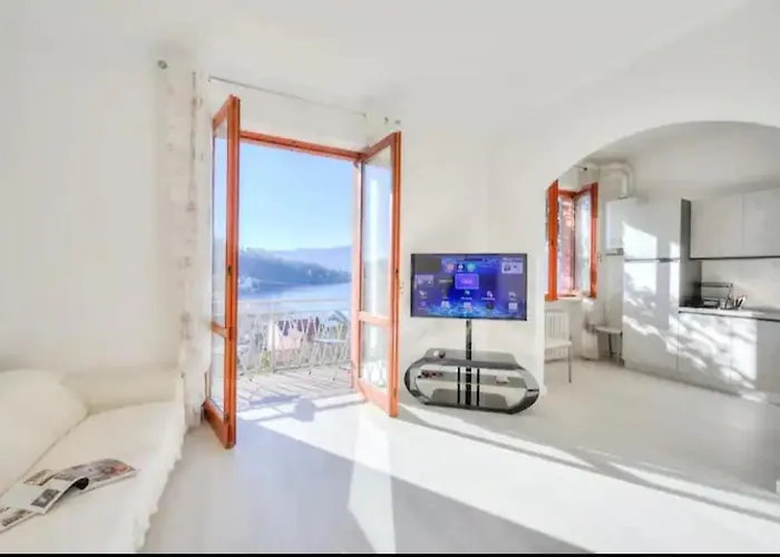 Daire With View Maggiore/laveno Mombello *