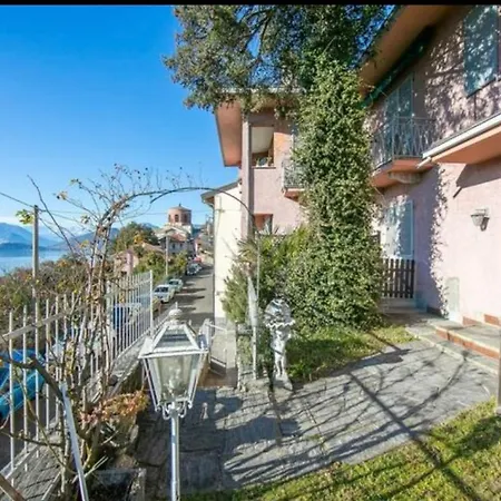 With View Maggiore/laveno Mombello * ラヴェーノ
