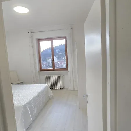 With View Maggiore/laveno Mombello Apartment