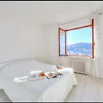With View Maggiore/laveno Mombello Apartament