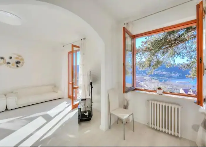 With View Maggiore/laveno Mombello Διαμέρισμα *